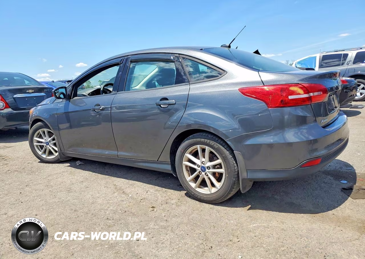 2018 Ford Focus Se VIN:1FADP3FE3JL226055 - 2