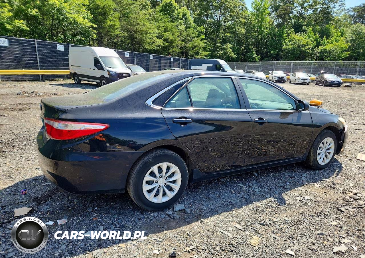 2017 Toyota Camry Le VIN:4T1BF1FK9HU674704 - 3