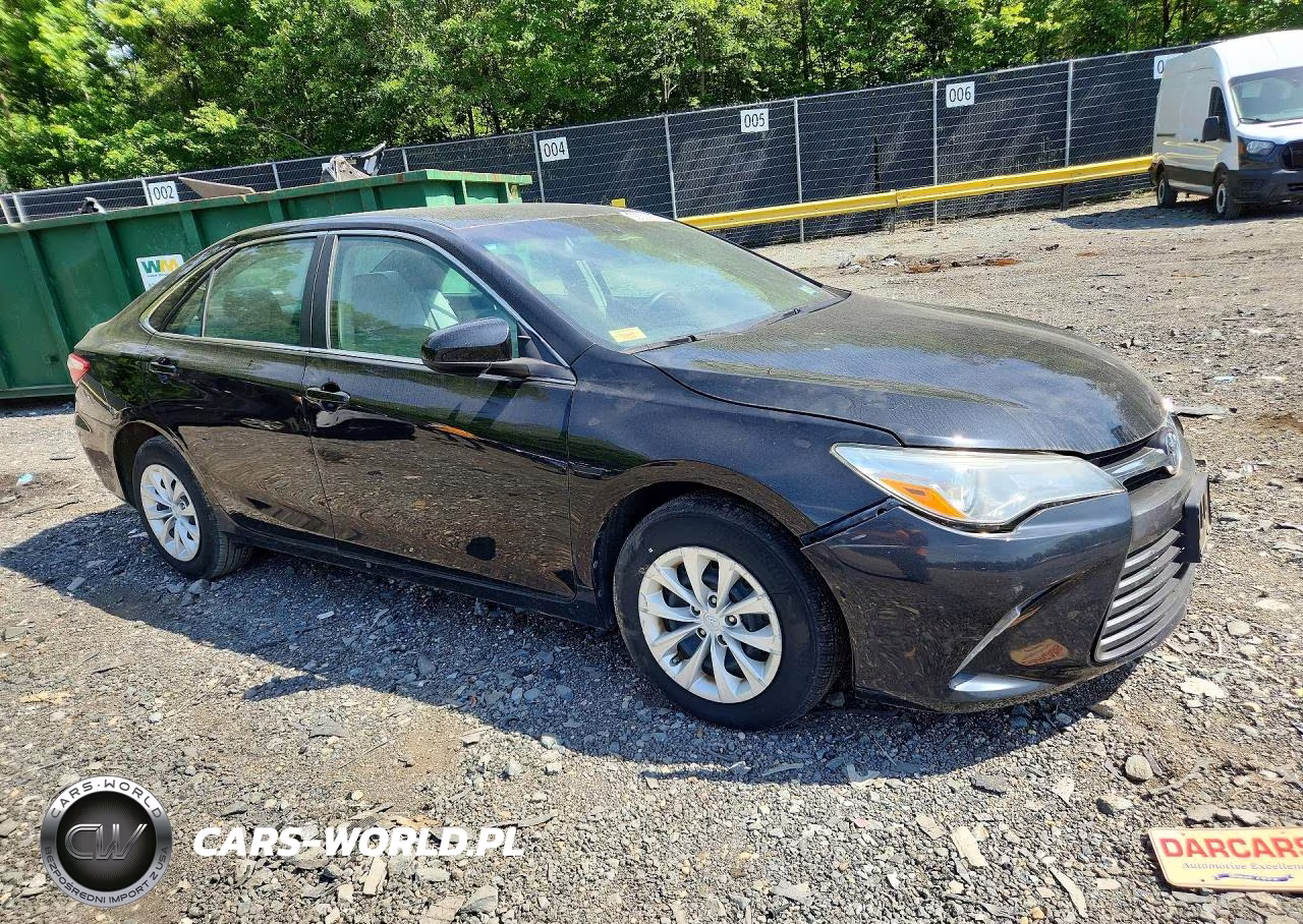 2017 Toyota Camry Le VIN:4T1BF1FK9HU674704 - 4