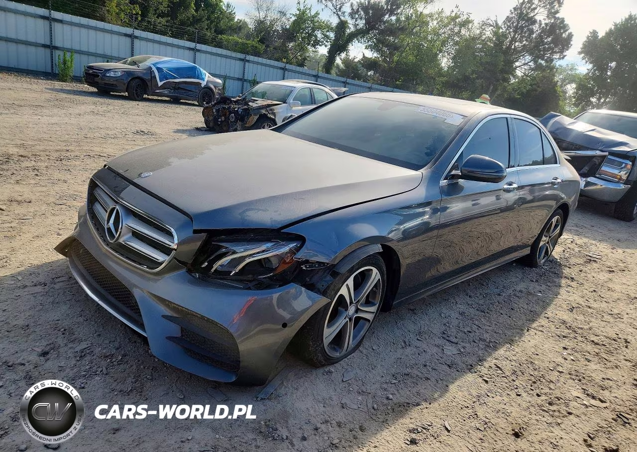 2017 Mercedes-Benz E 300 4Matic – zdjęcie 1 z 13