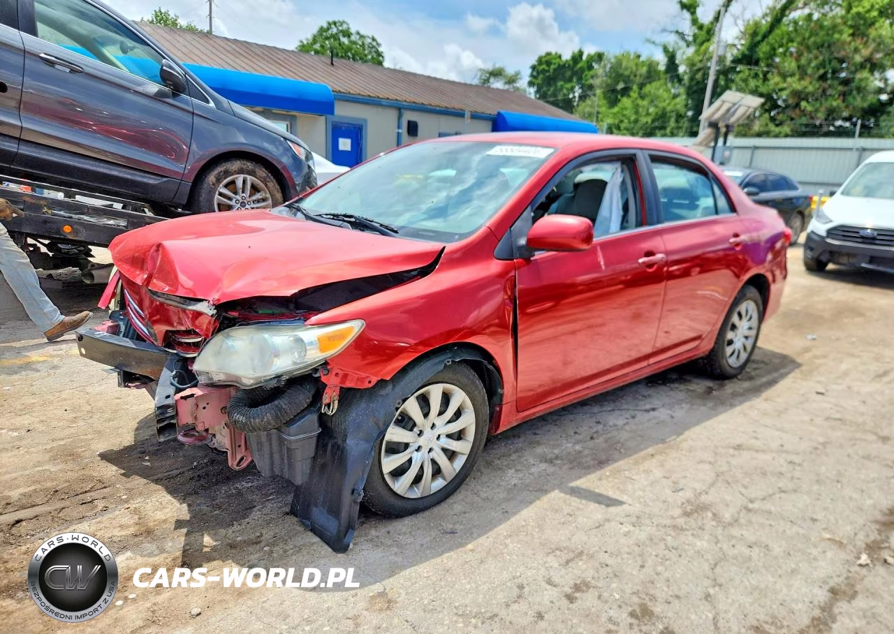2013 Toyota Corolla Le – zdjęcie 1 z 12