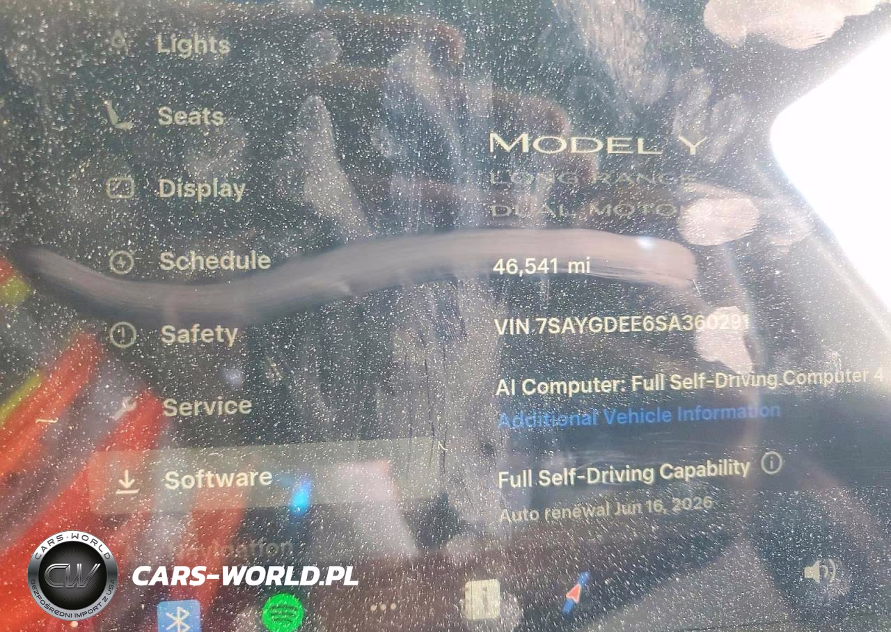 2025 Tesla Model Y VIN:7SAYGDEE6SA360291 - 9