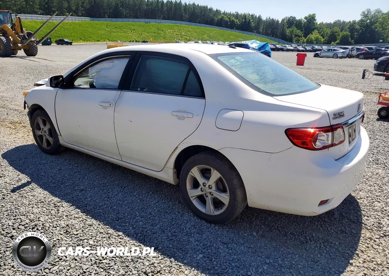 2013 Toyota Corolla Le VIN:2T1BU4EE3DC935047 - 2