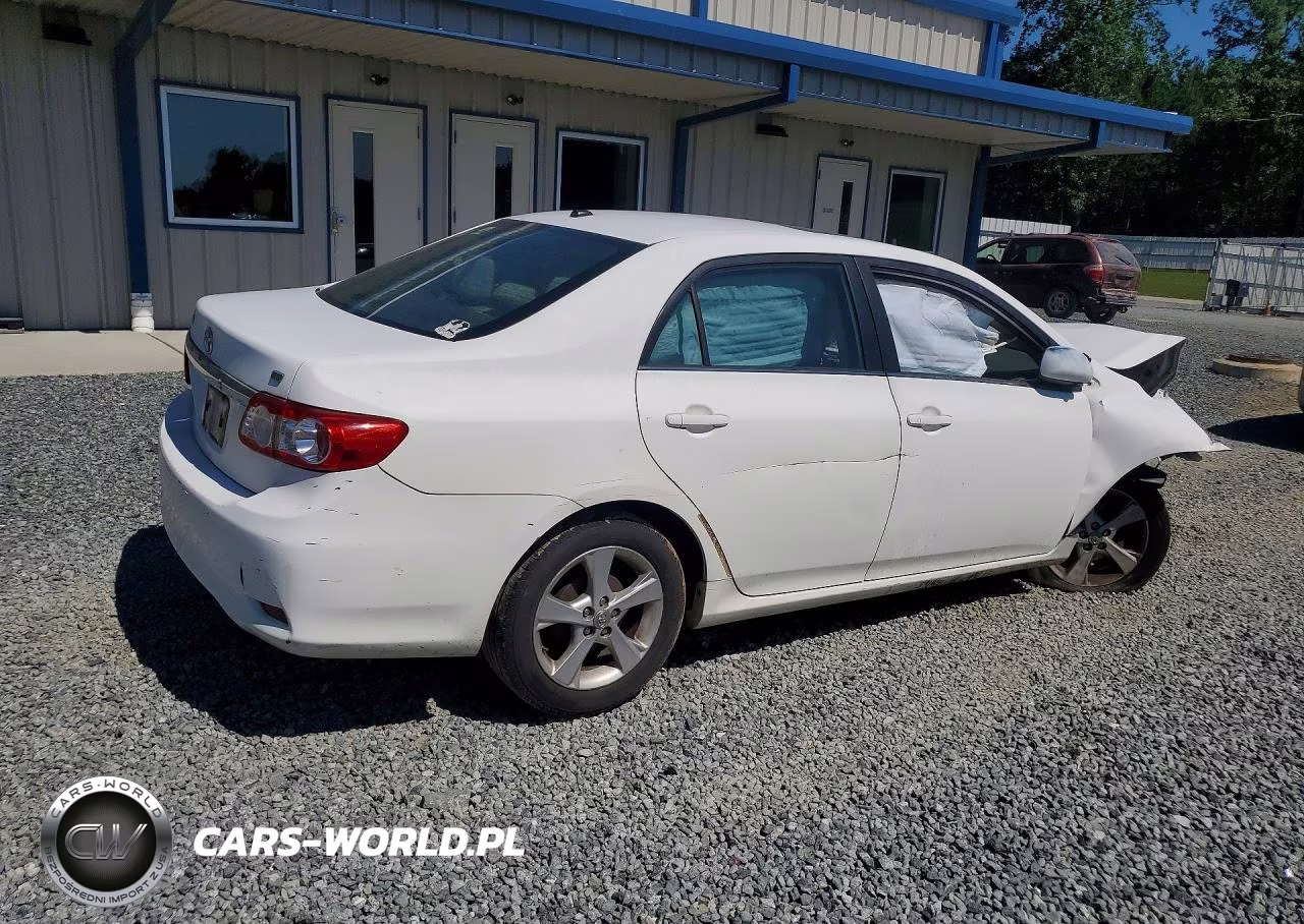 2013 Toyota Corolla Le VIN:2T1BU4EE3DC935047 - 3