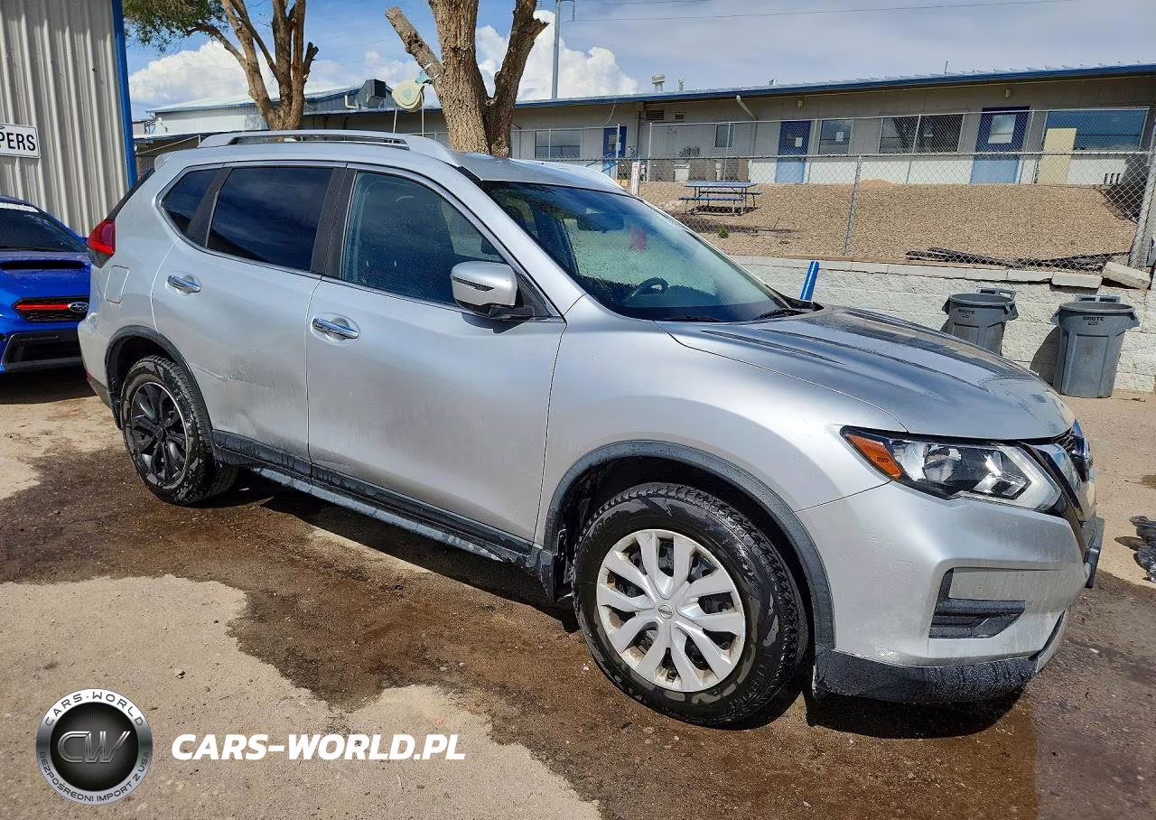 2017 Nissan Rogue S VIN:JN8AT2MT5HW139971 - 4