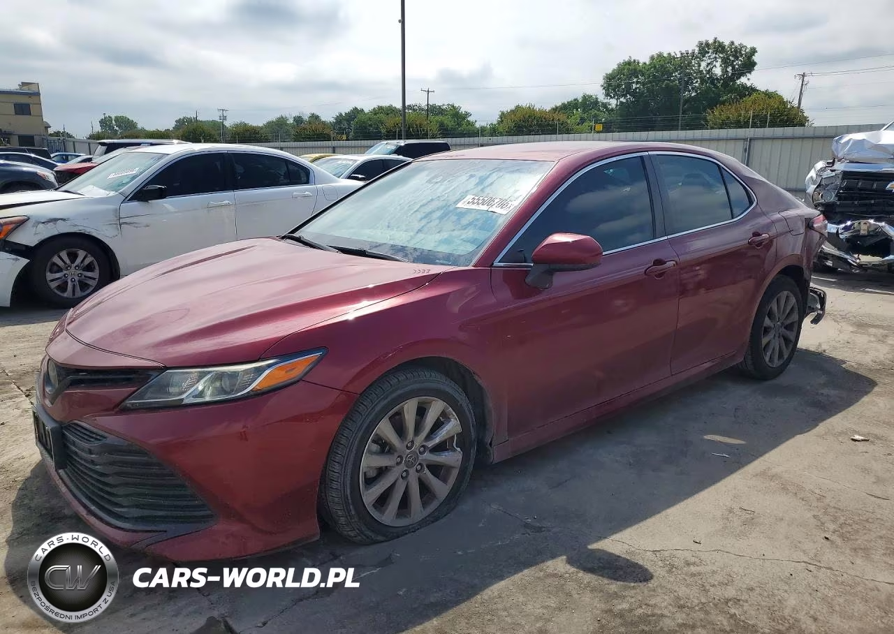 2020 Toyota Camry Le – zdjęcie 1 z 12