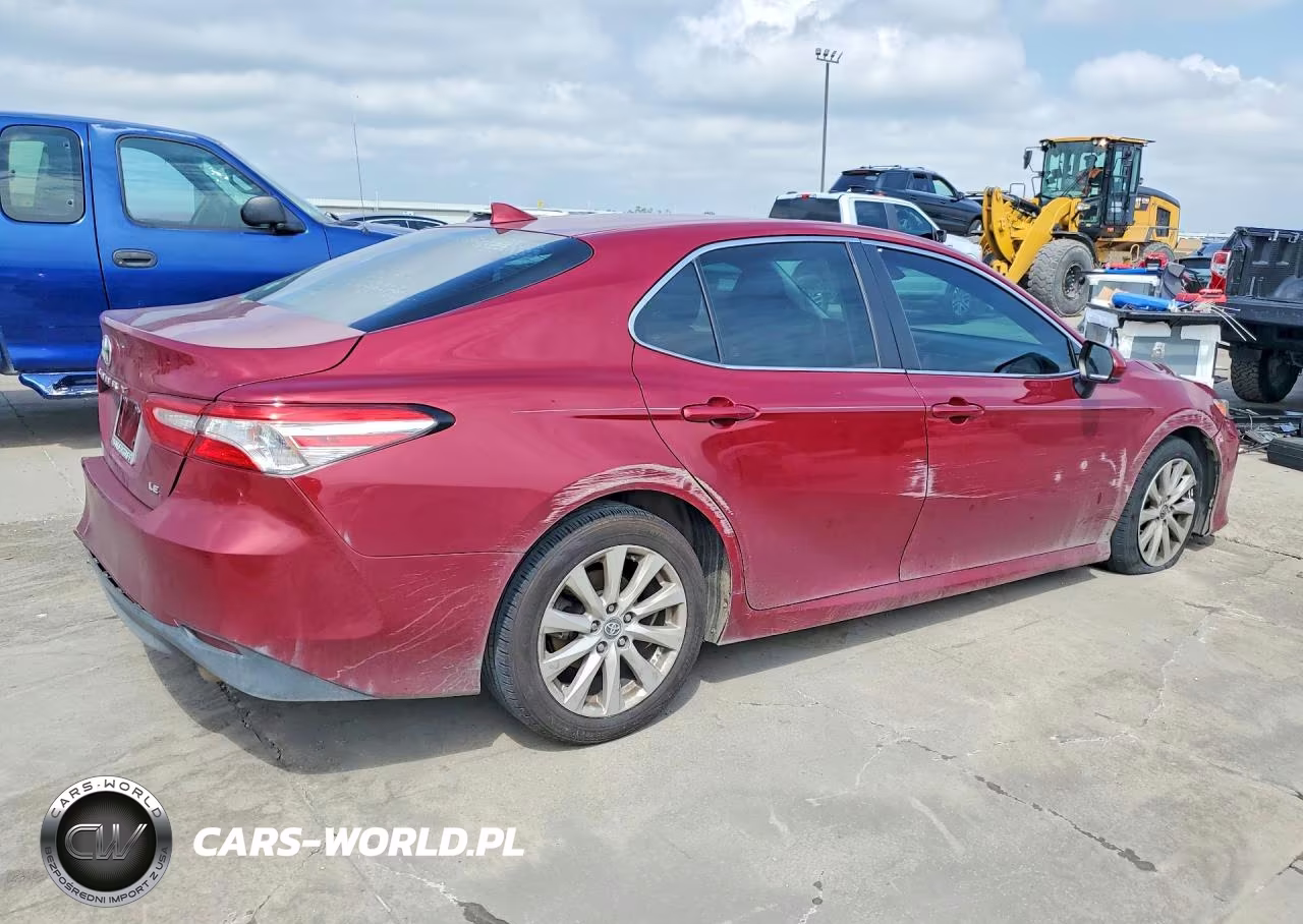 2020 Toyota Camry Le VIN:4T1C11AK2LU322258 - 3