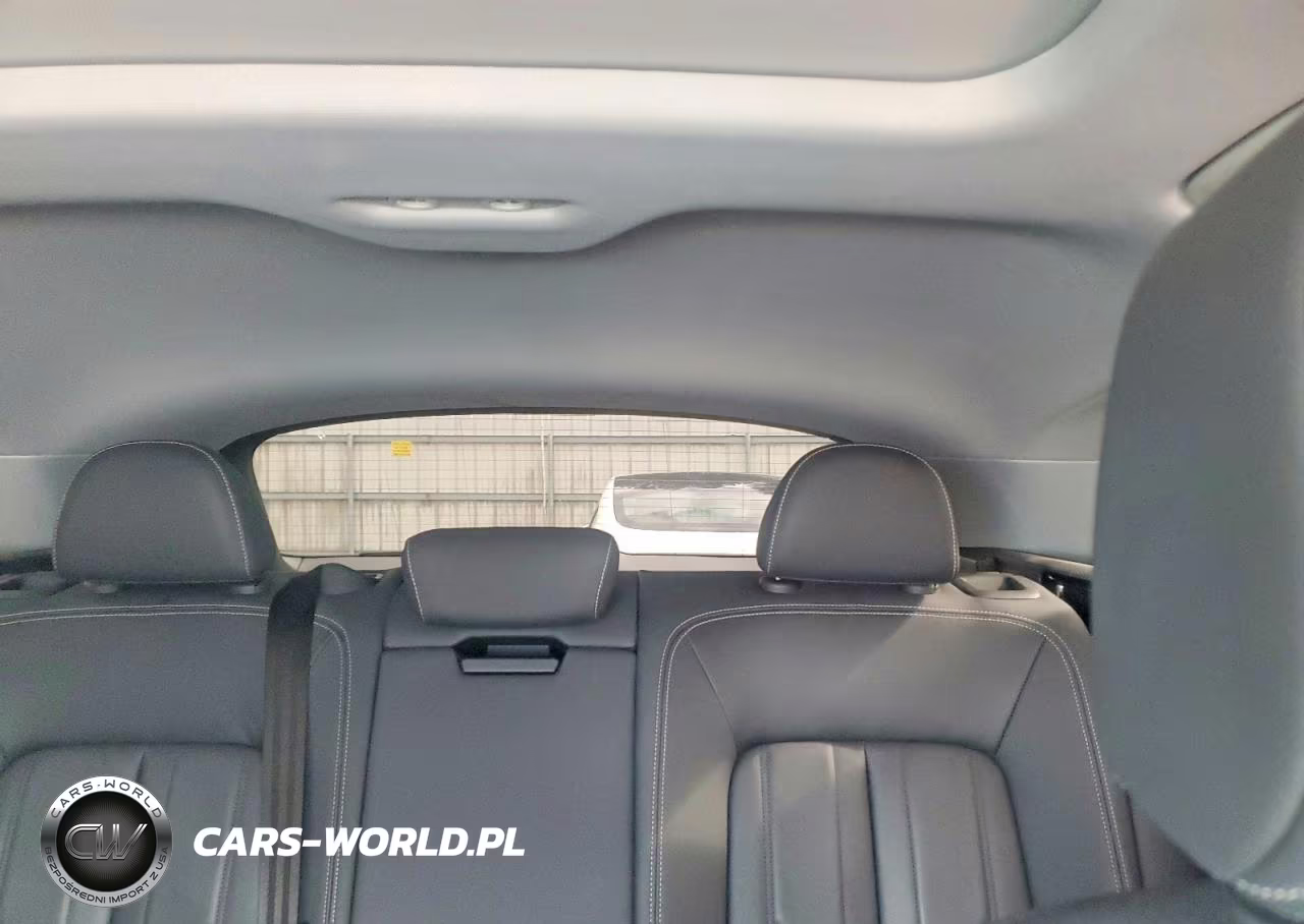 2022 Audi E-Tron Premium VIN:WA1AAAGE2NB022824 - 10
