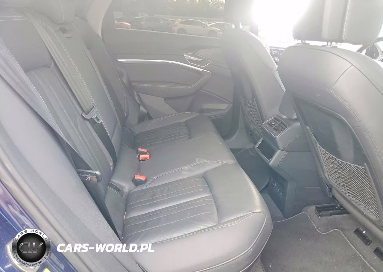 2022 Audi E-Tron Premium VIN:WA1AAAGE2NB022824 - 11