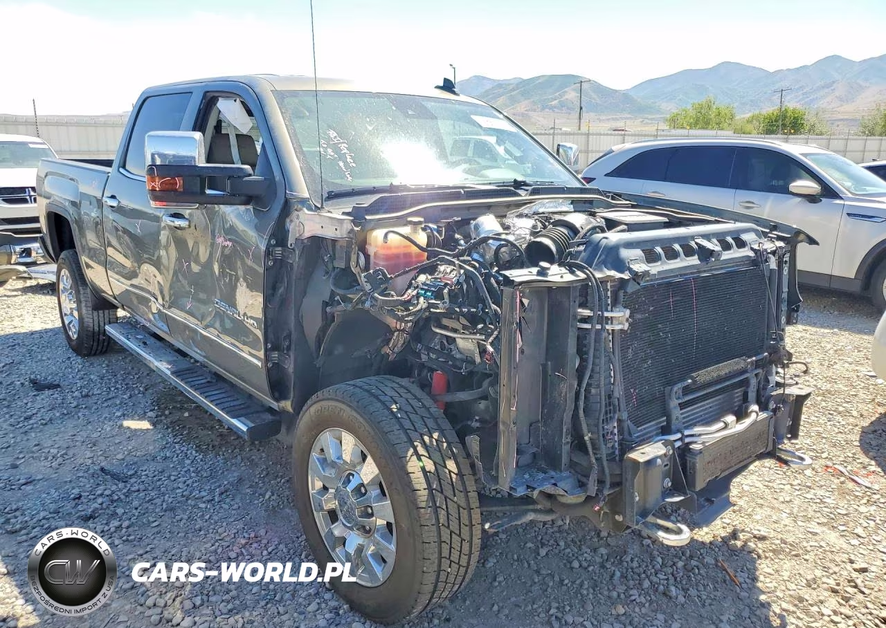 2018 GMC Sierra K2500 Denali VIN:1GT12UEY1JF126161 - 4