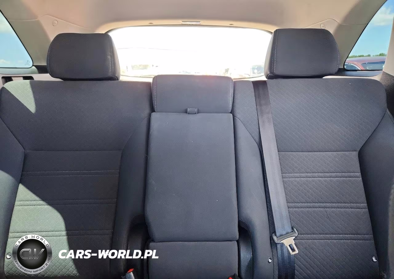 2017 Kia Sorento VIN:5XYPGDA56HG240798 - 10