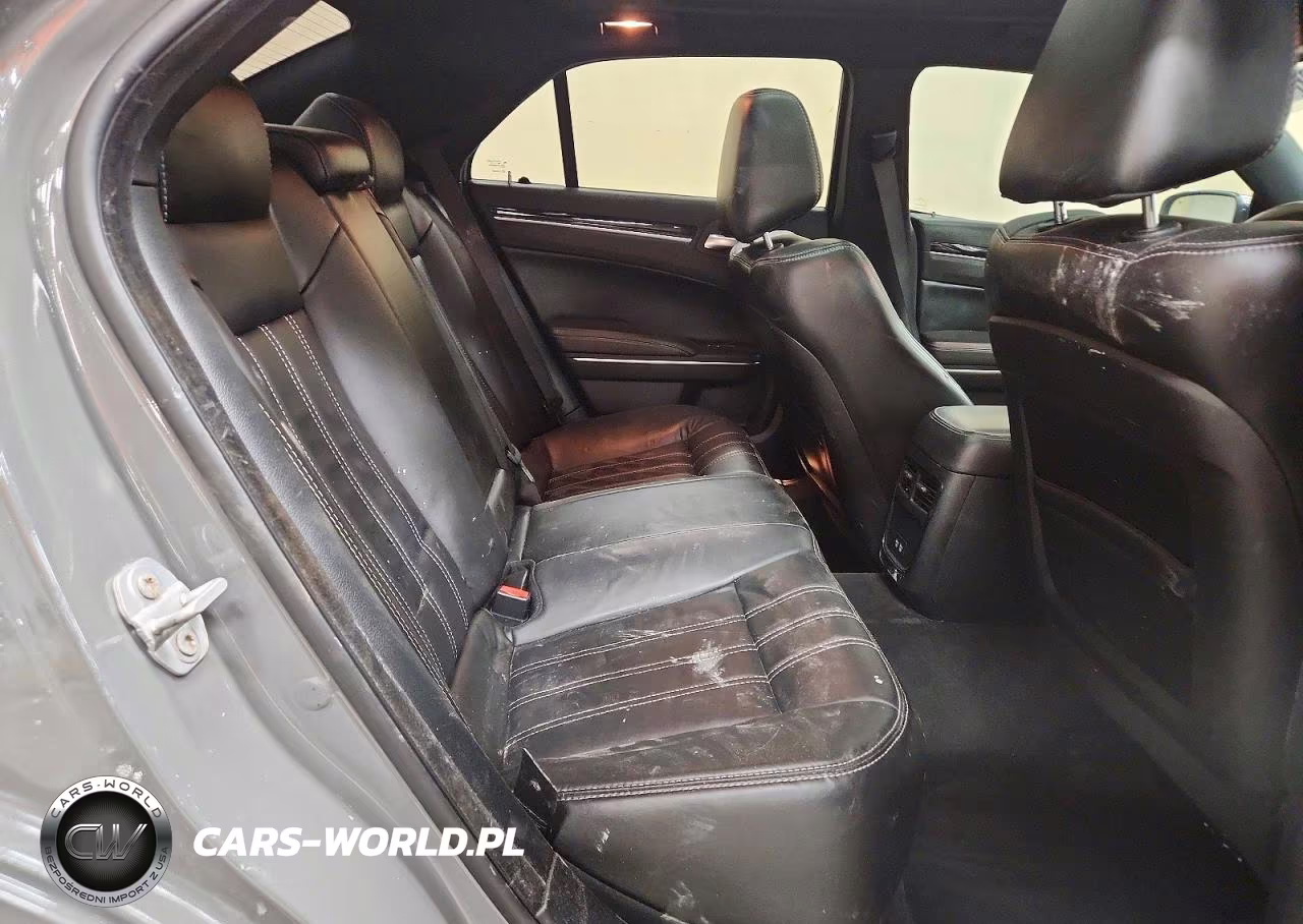 2017 Chrysler 300 S VIN:2C3CCAGGXHH527066 - 10
