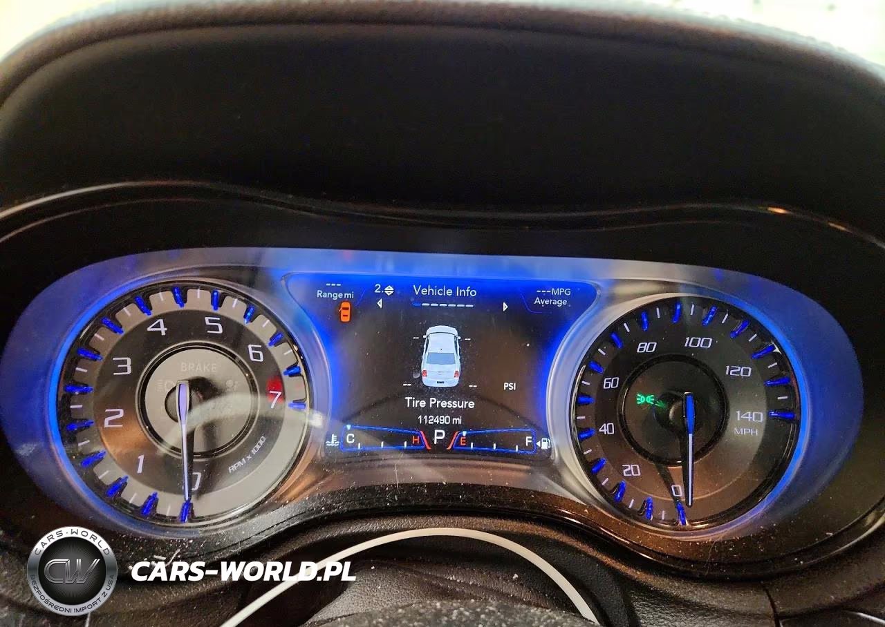 2017 Chrysler 300 S VIN:2C3CCAGGXHH527066 - 9
