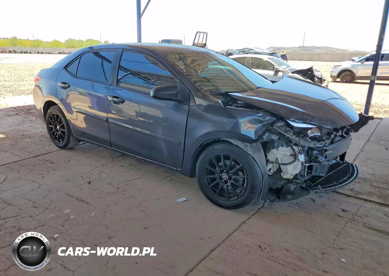 2015 Toyota Corolla Le VIN:5YFBURHE2FP251456 - 4
