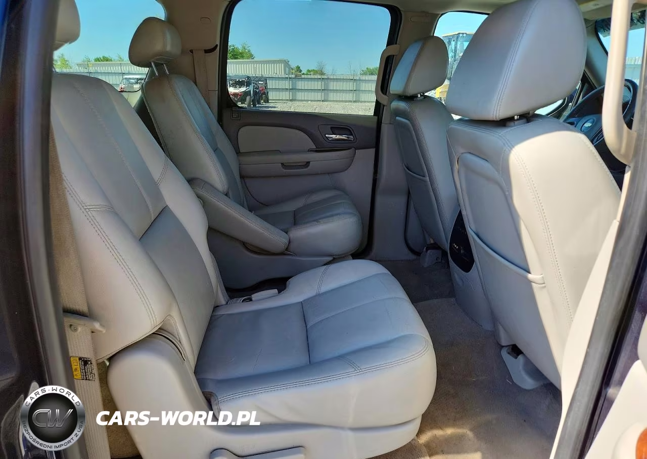 2007 Chevrolet Suburban C1500 VIN:1GNFC16017J173696 - 11