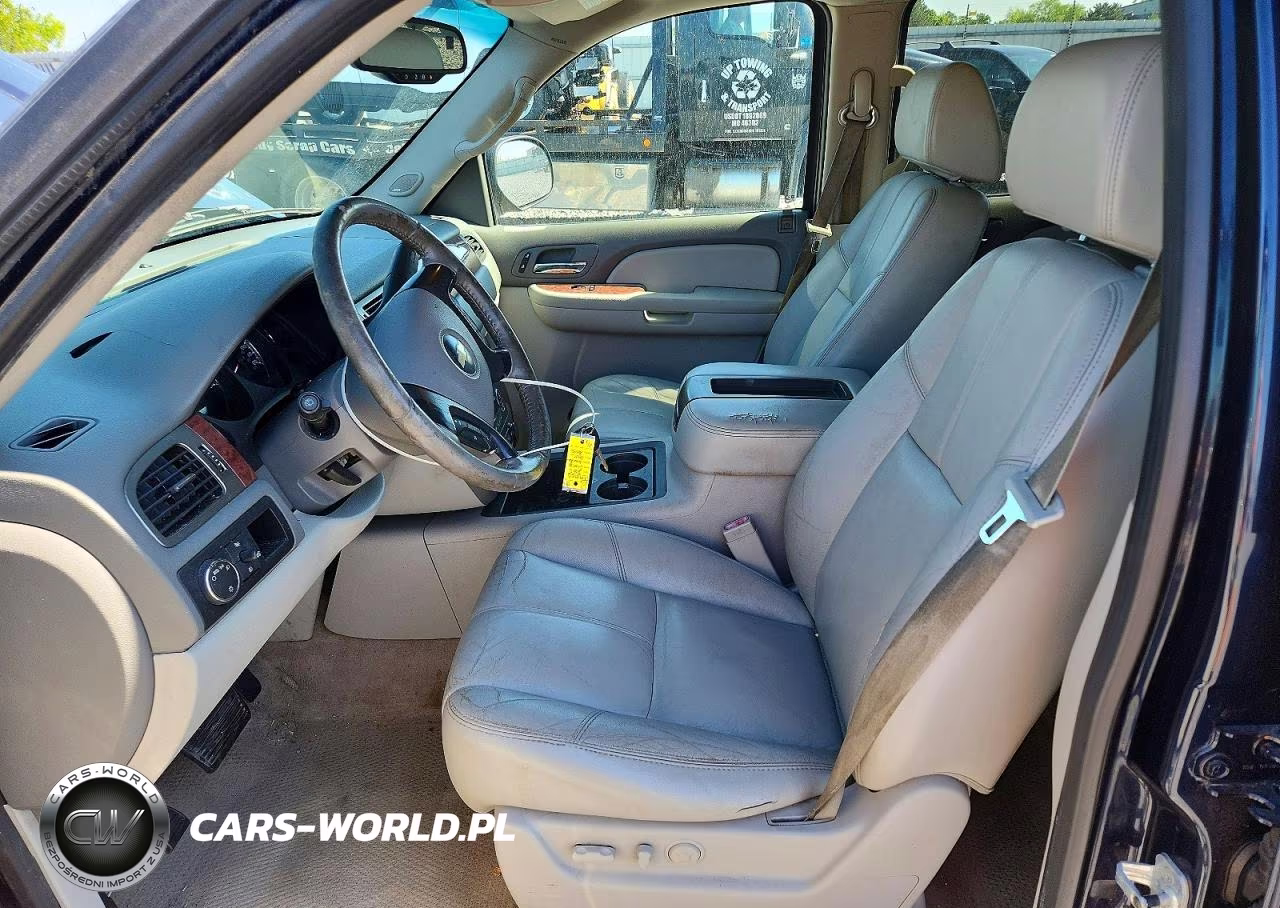 2007 Chevrolet Suburban C1500 VIN:1GNFC16017J173696 - 7