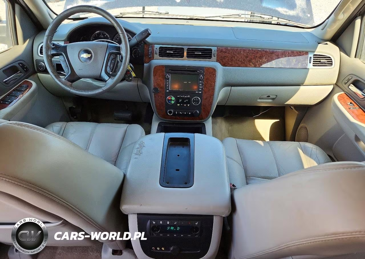 2007 Chevrolet Suburban C1500 VIN:1GNFC16017J173696 - 8