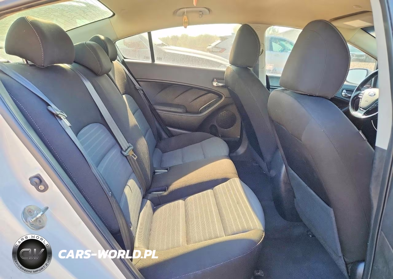 2018 Kia Forte S VIN:3KPFL4A78JE275130 - 10