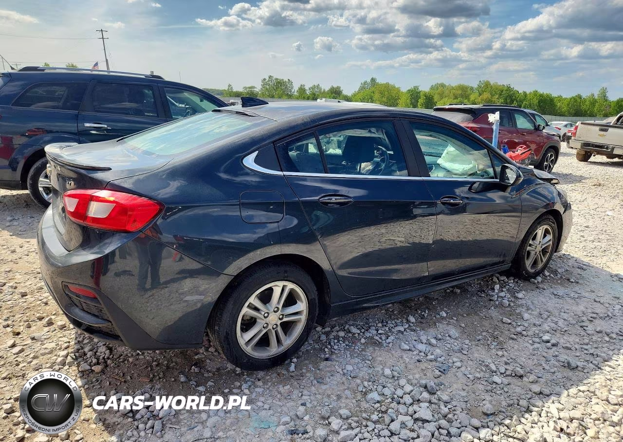 2018 Chevrolet Cruze Lt VIN:1G1BE5SMXJ7202627 - 3