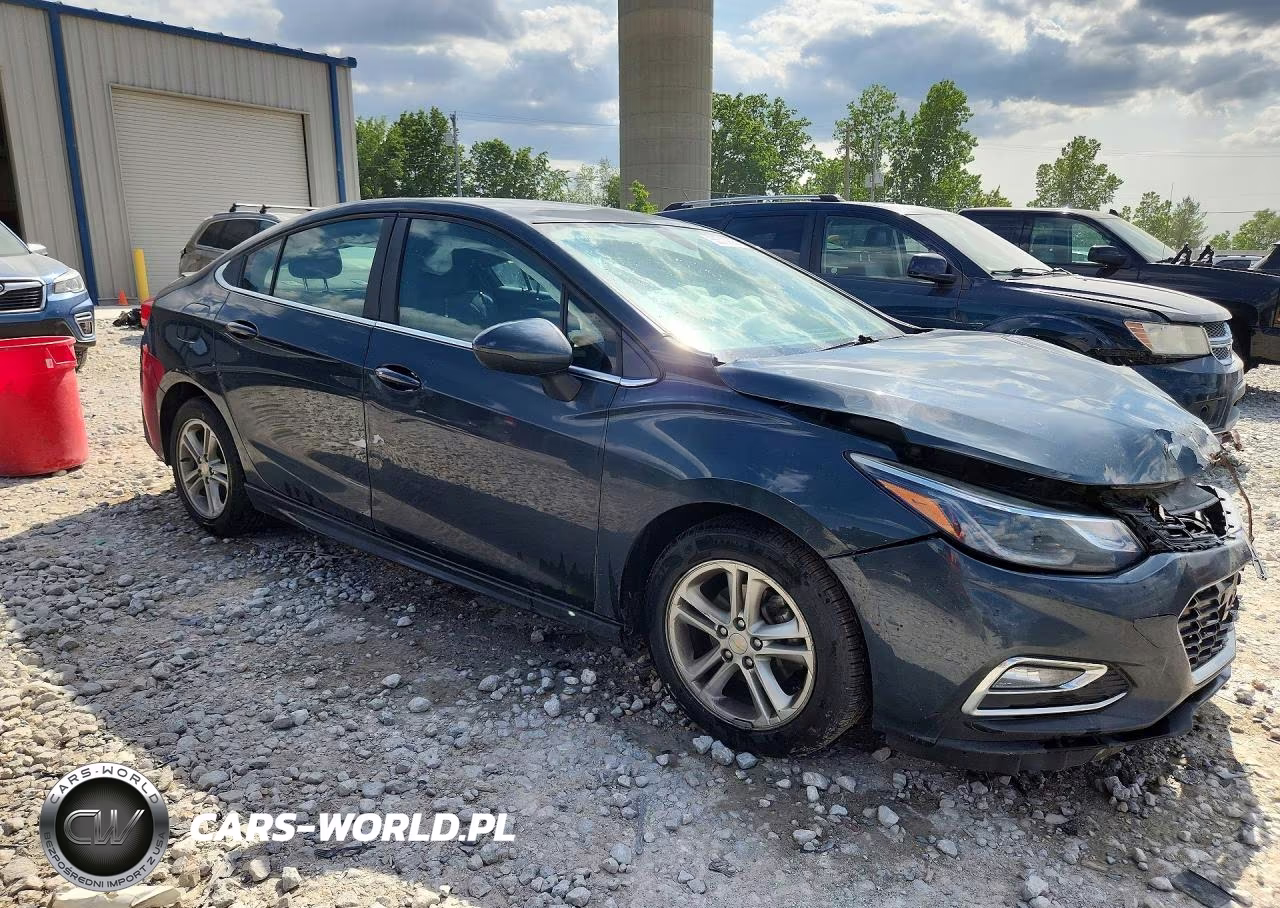 2018 Chevrolet Cruze Lt VIN:1G1BE5SMXJ7202627 - 4