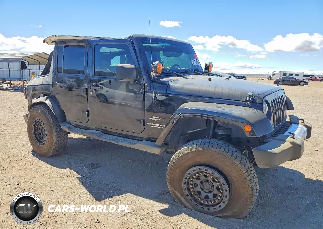 2012 Jeep Wrangler Unlimited Sahara VIN:1C4HJWEG2CL134598 - 4