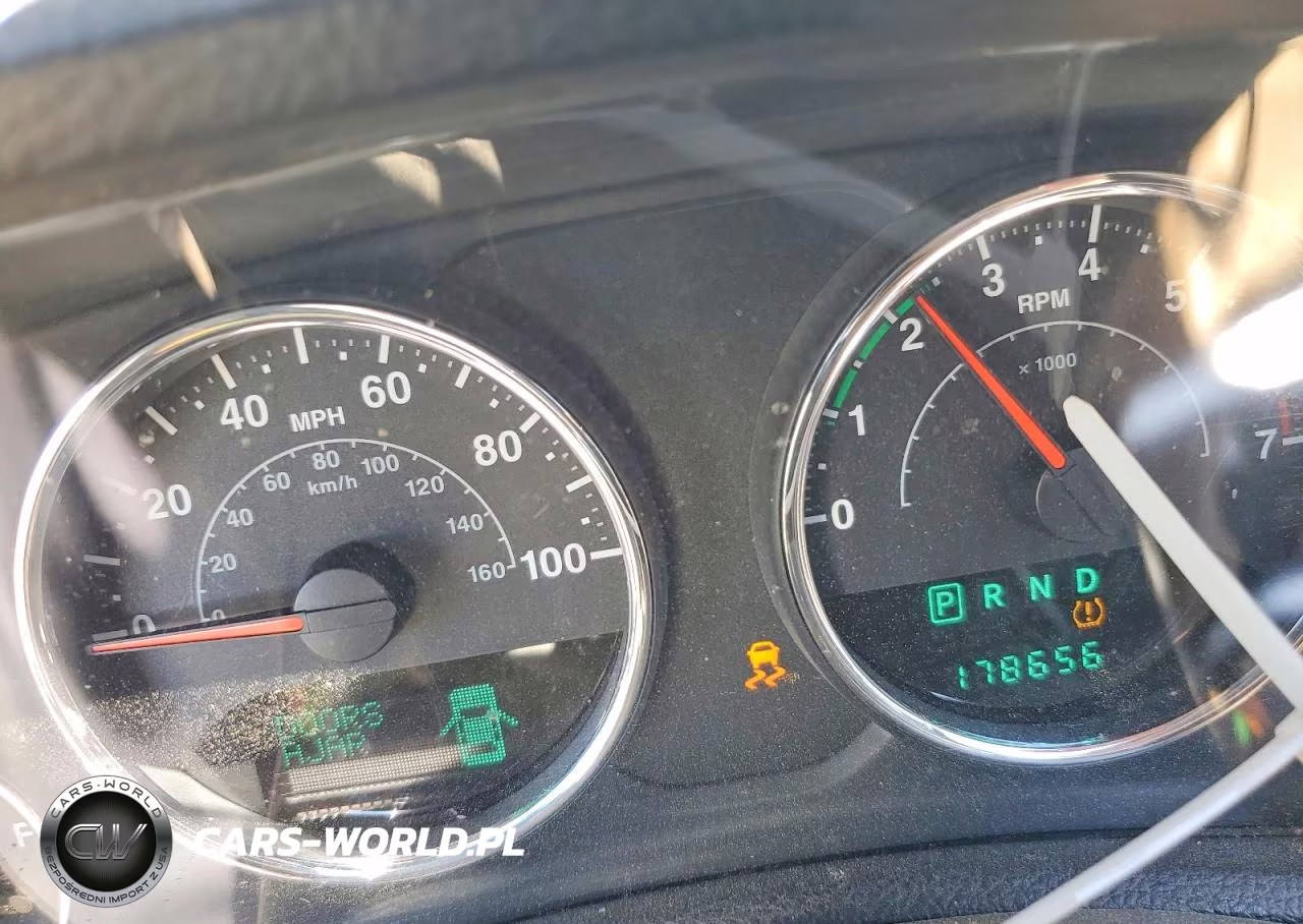 2012 Jeep Wrangler Unlimited Sahara VIN:1C4HJWEG2CL134598 - 9
