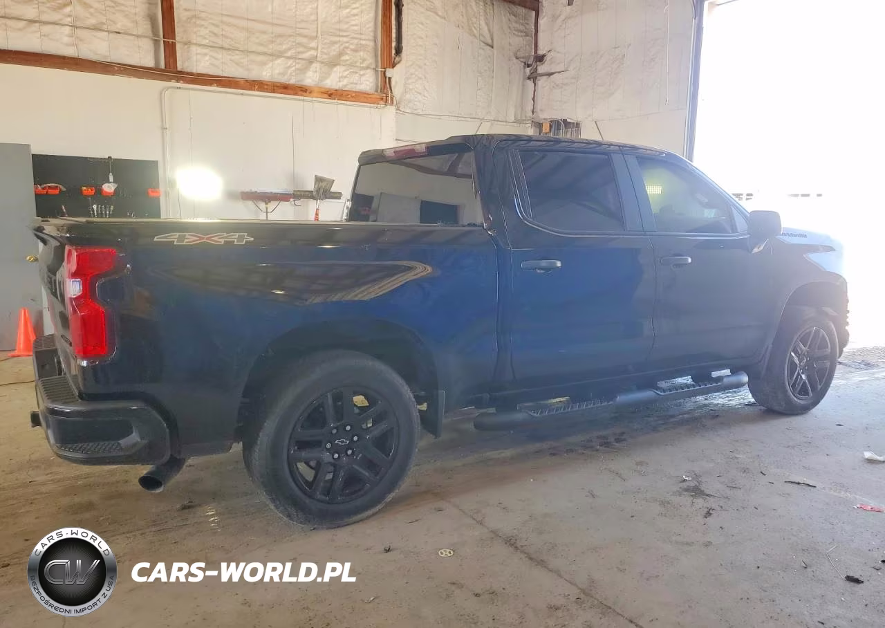 2021 Chevrolet Silverado K1500 Custom VIN:1GCPYBEK8MZ307110 - 3