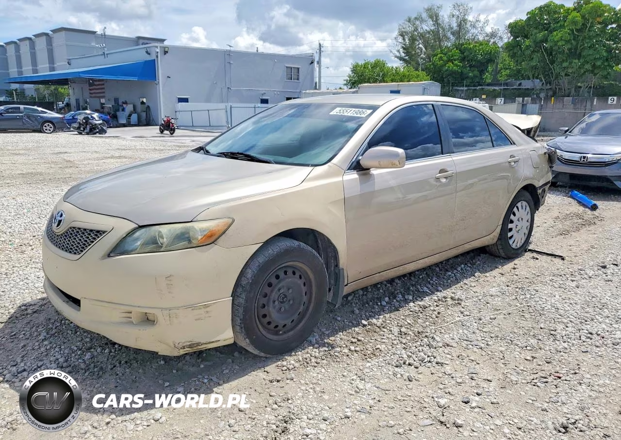 2009 Toyota Camry Le – zdjęcie 1 z 12