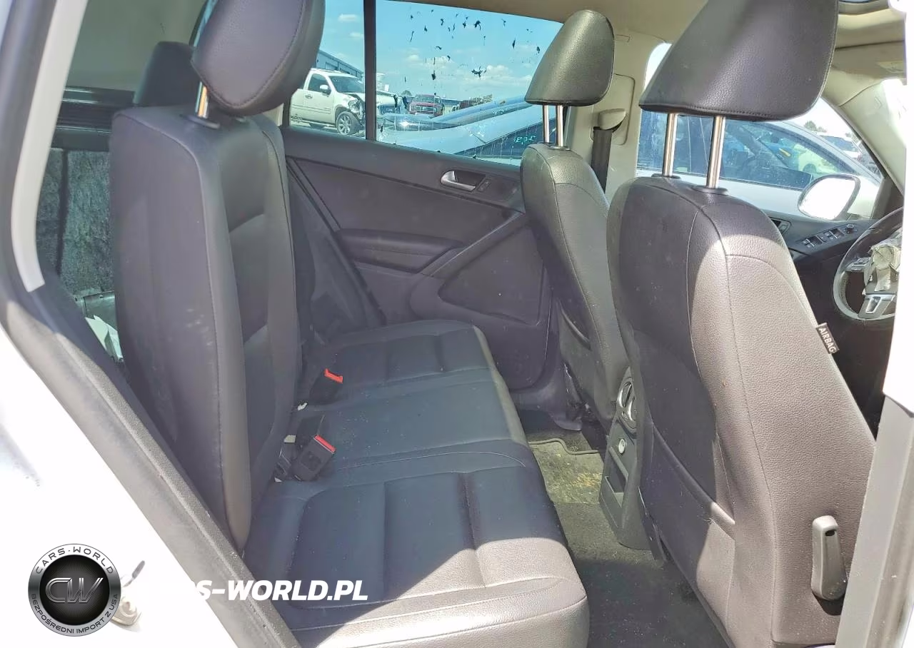 2017 Volkswagen Tiguan Wolfsburg VIN:WVGRV7AX7HK016737 - 10
