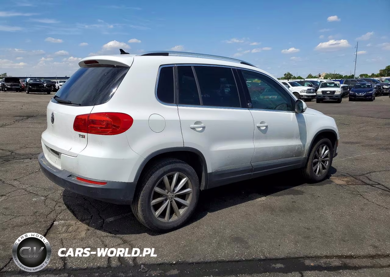 2017 Volkswagen Tiguan Wolfsburg VIN:WVGRV7AX7HK016737 - 3