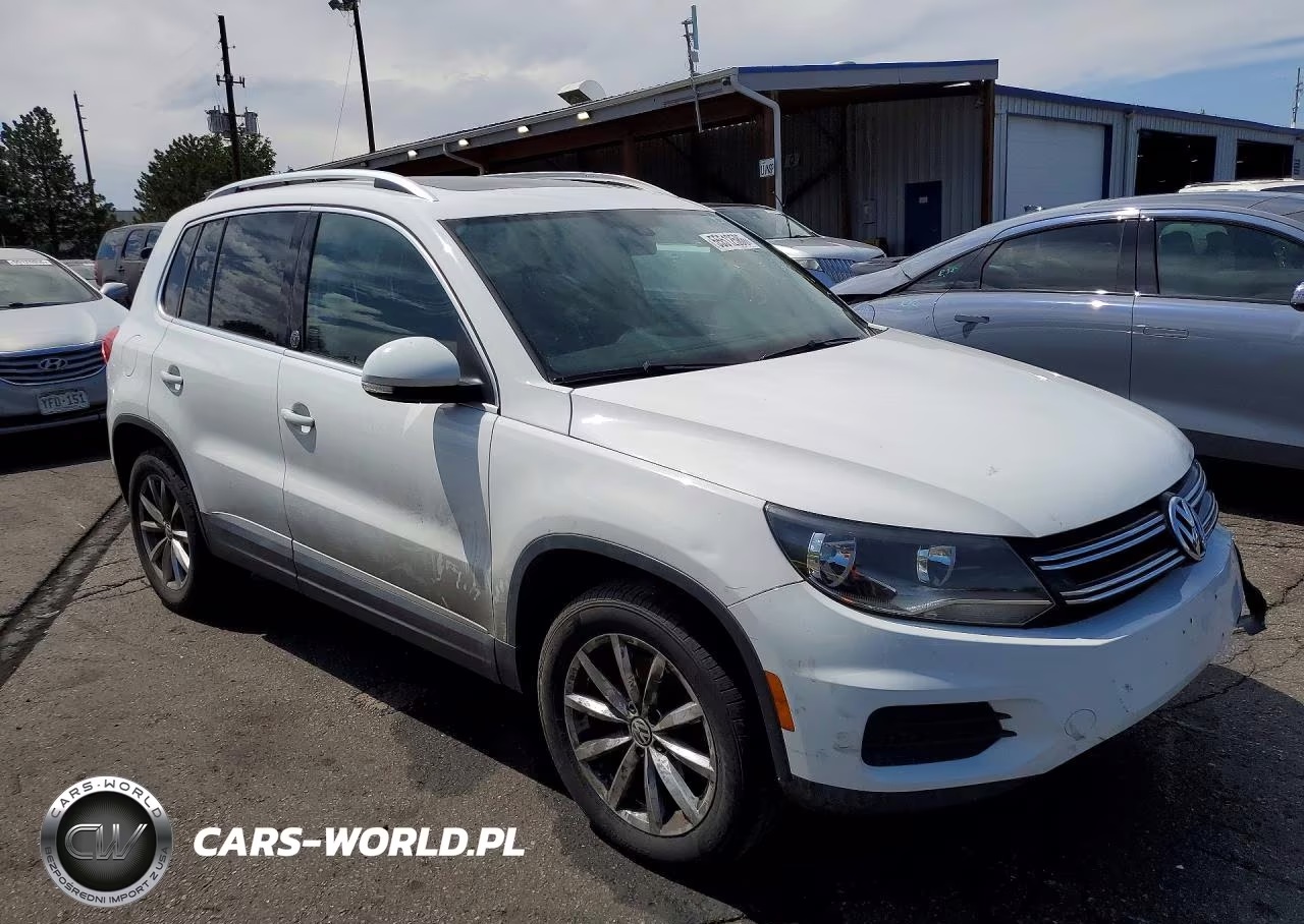 2017 Volkswagen Tiguan Wolfsburg VIN:WVGRV7AX7HK016737 - 4