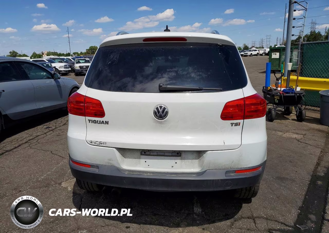 2017 Volkswagen Tiguan Wolfsburg VIN:WVGRV7AX7HK016737 - 6
