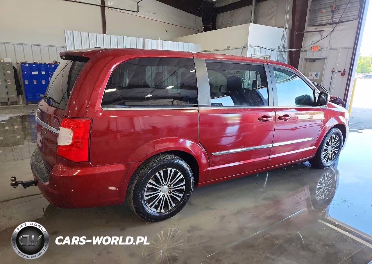 2014 Chrysler Town & Country S VIN:2C4RC1HG7ER234624 - 3