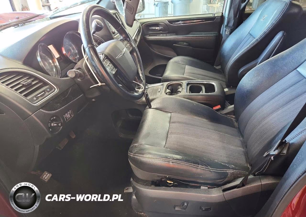 2014 Chrysler Town & Country S VIN:2C4RC1HG7ER234624 - 7