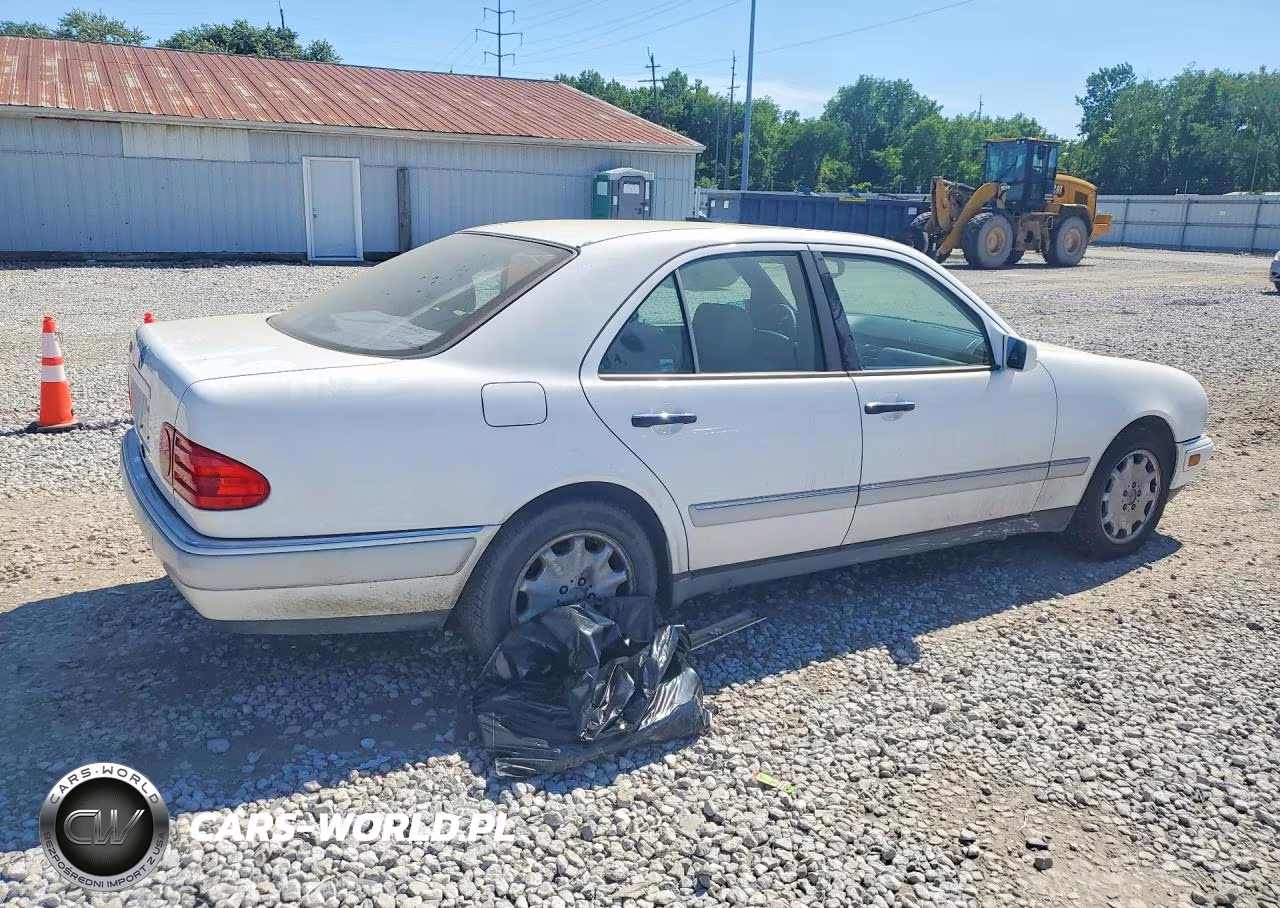 1996 Mercedes-Benz E 320 VIN:WDBJF55FXTJ003286 - 3
