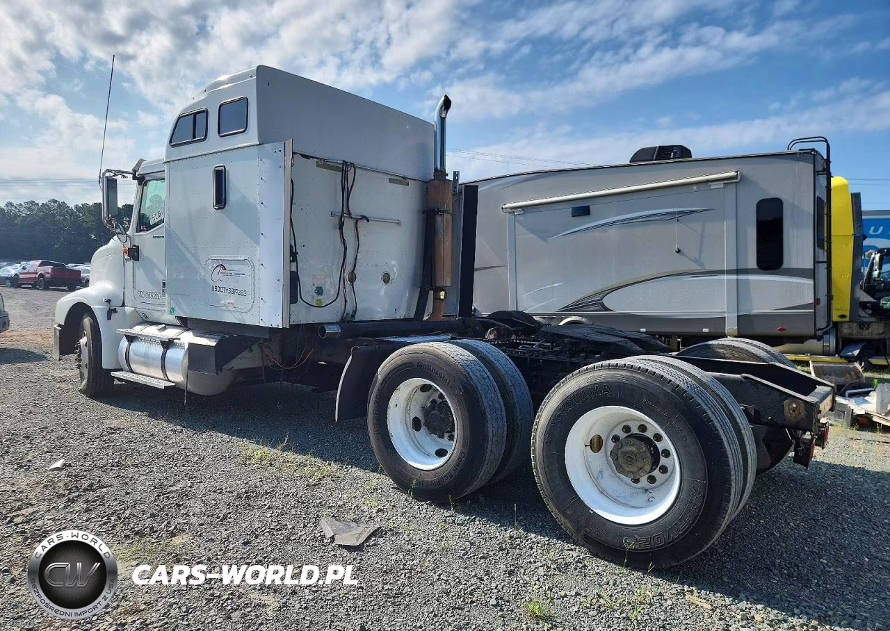 2007 International 9400I Semi Truck VIN:2HSCNAPR57C306226 - 3