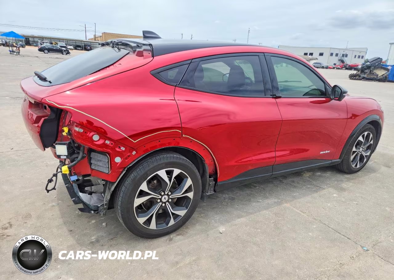 2022 Ford Mustang Mach-E Premium VIN:3FMTK3RM4NMA16121 - 3