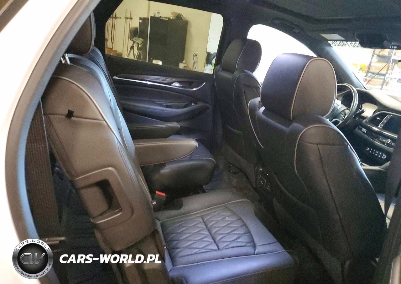 2023 Buick Enclave Avenir VIN:5GAEVCKW3PJ136980 - 10
