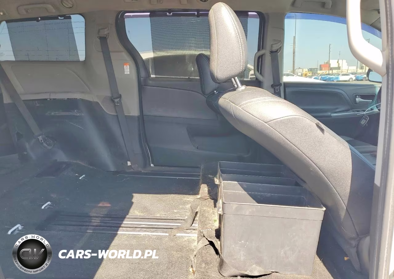 2017 Toyota Sienna Se VIN:5TDXZ3DC2HS786712 - 11