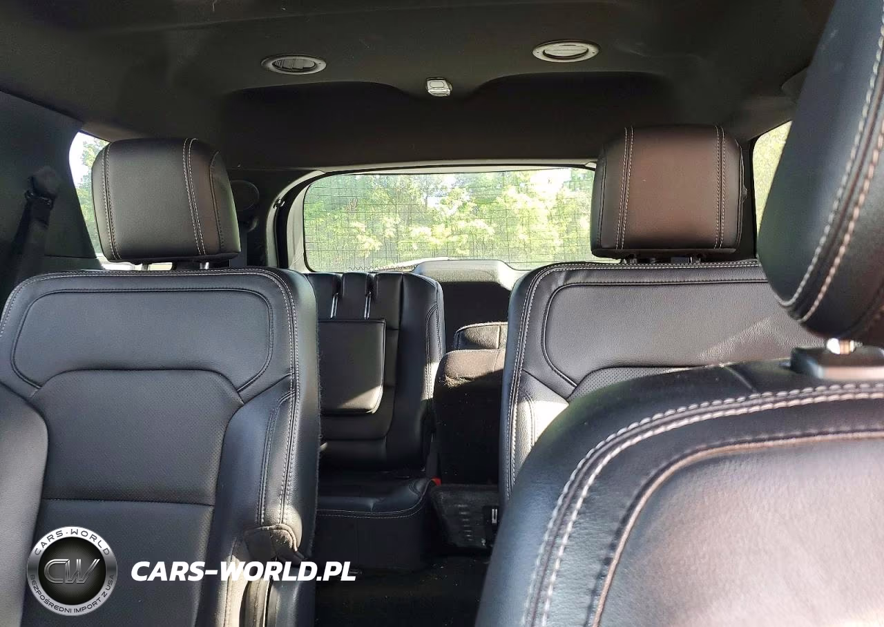 2017 Ford Explorer Limited VIN:1FM5K8F8XHGD33607 - 10