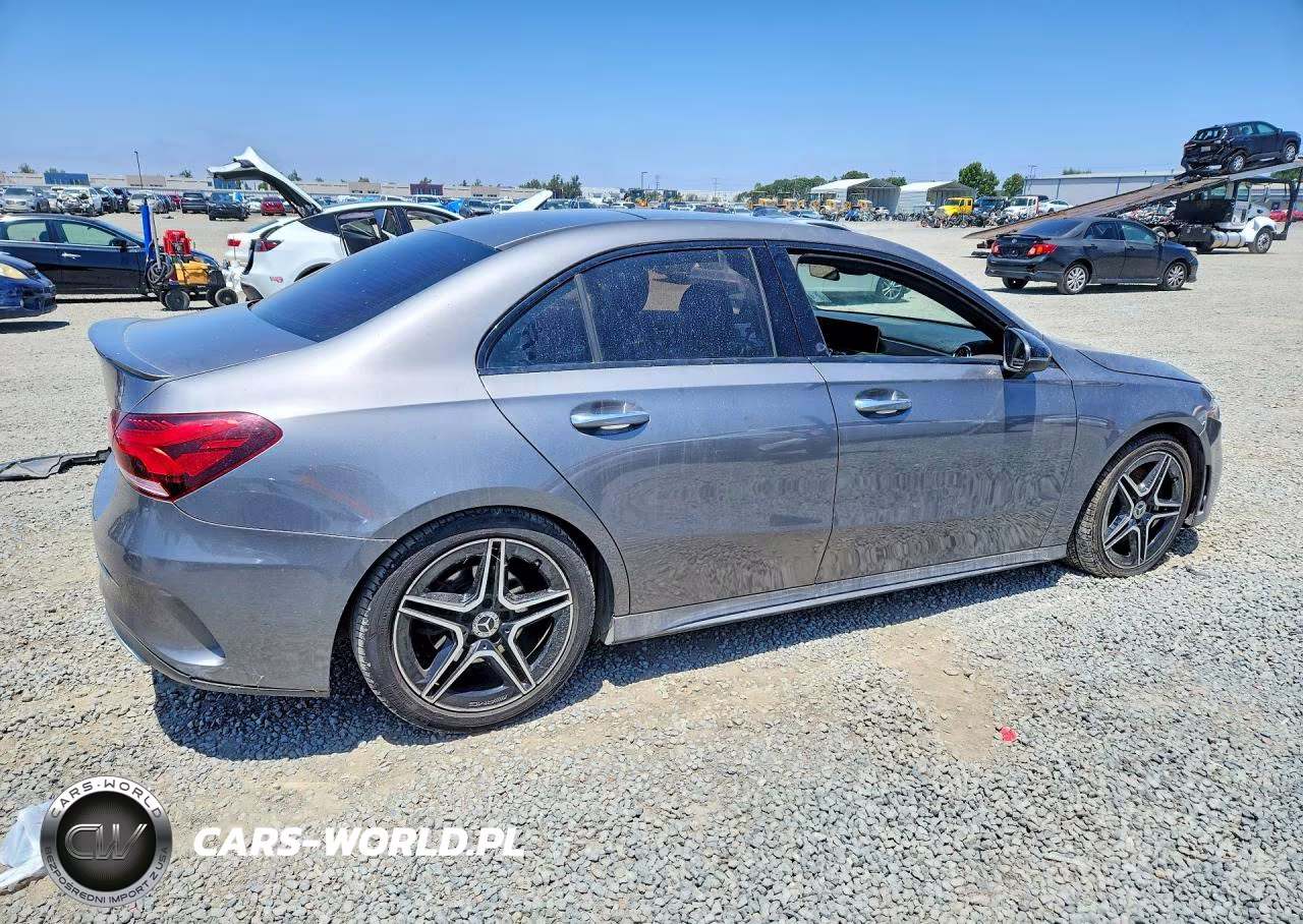 2019 Mercedes-Benz A 220 VIN:WDD3G4EB2KW000906 - 3