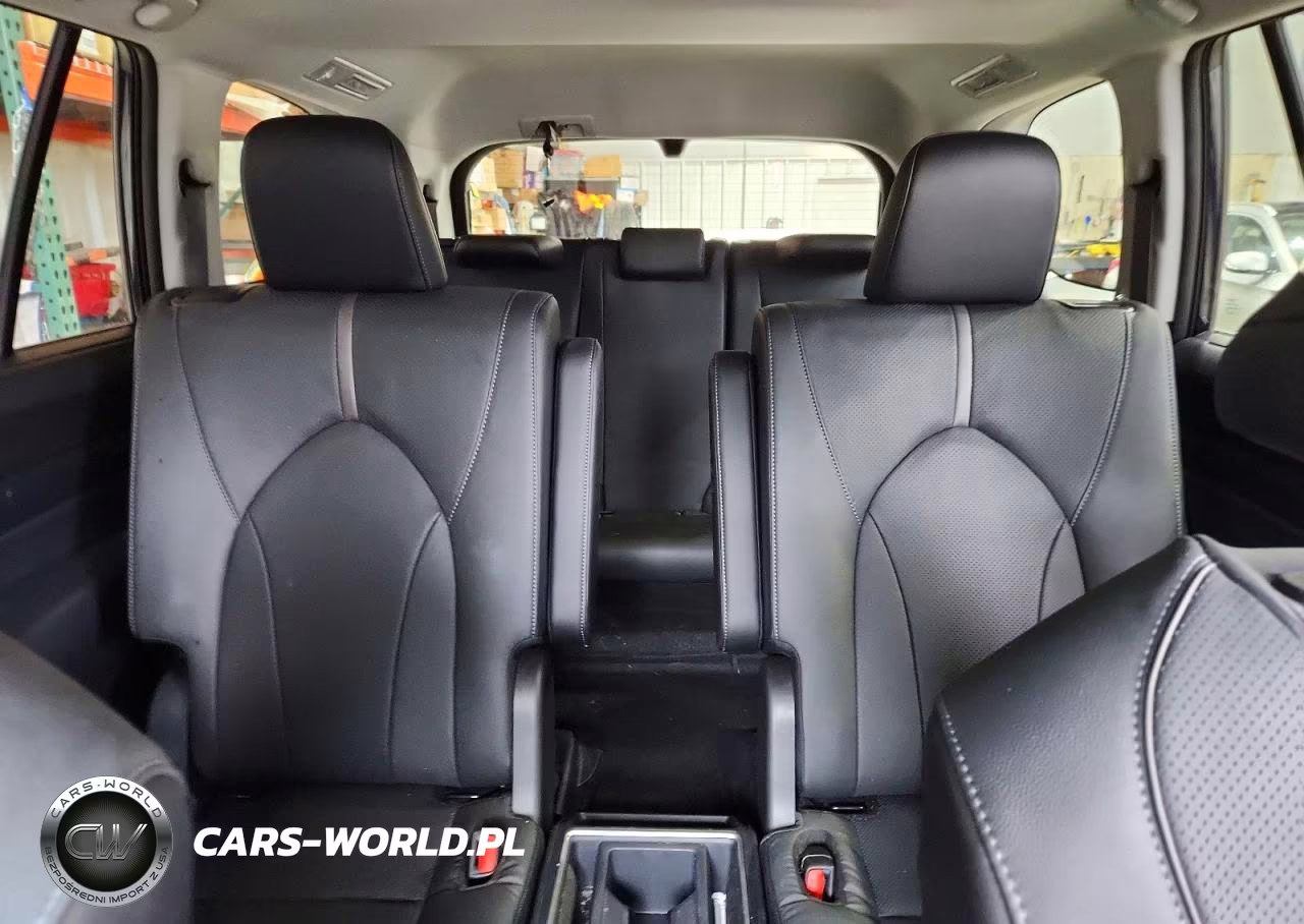2024 Toyota Grand Highlander Platinum VIN:5TDAAAB55RS052380 - 10