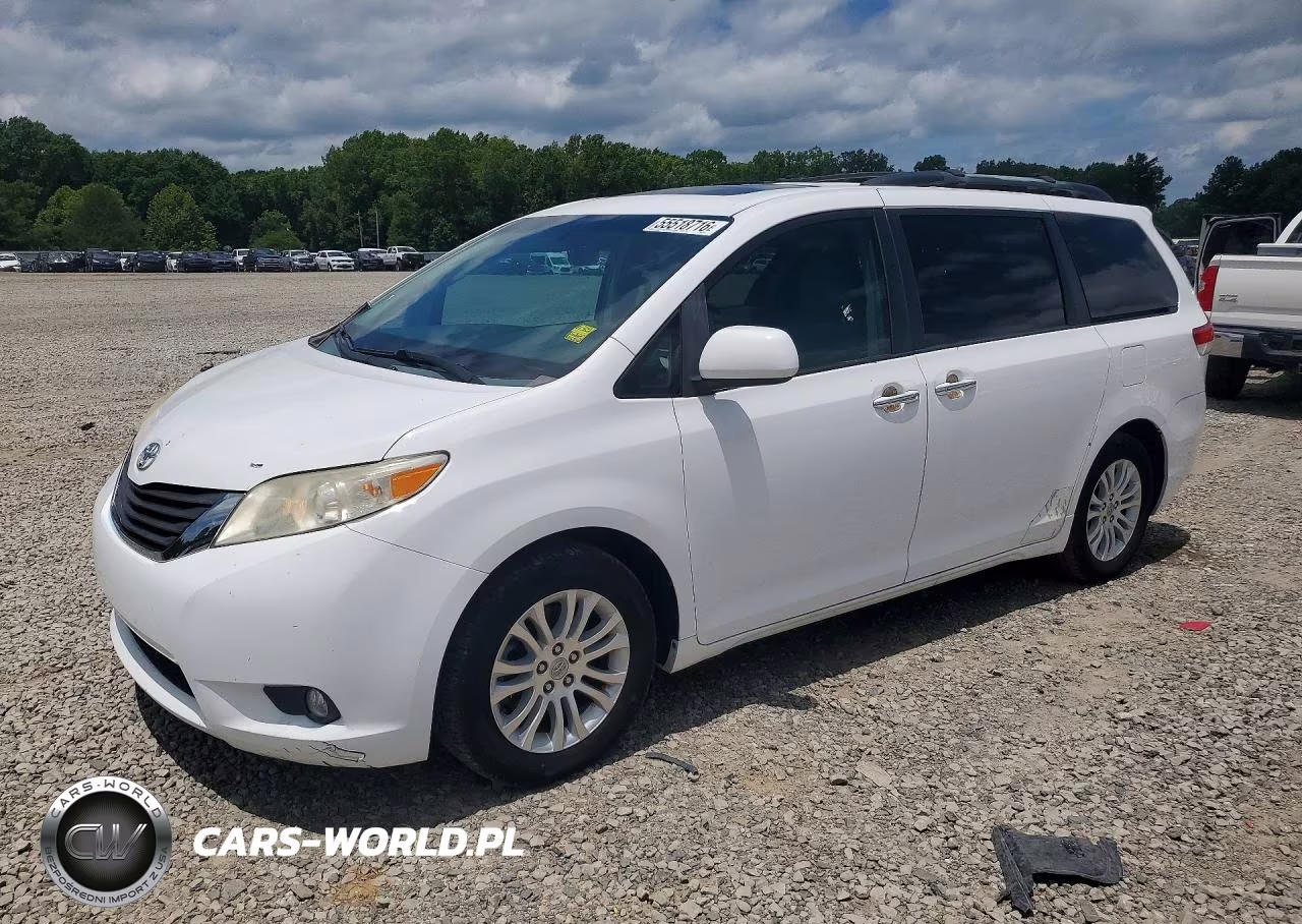 2012 Toyota Sienna Xle 8-Passenger – zdjęcie 1 z 13
