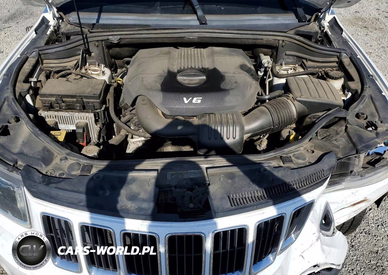 2015 Jeep Grand Cherokee Laredo VIN:1C4RJEAG4FC669571 - 12