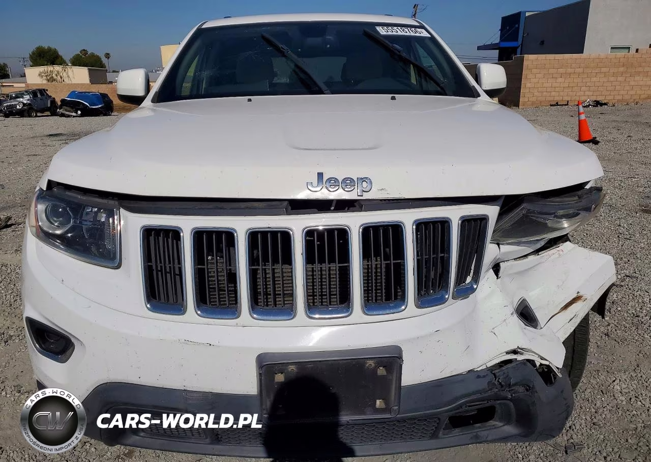 2015 Jeep Grand Cherokee Laredo VIN:1C4RJEAG4FC669571 - 5
