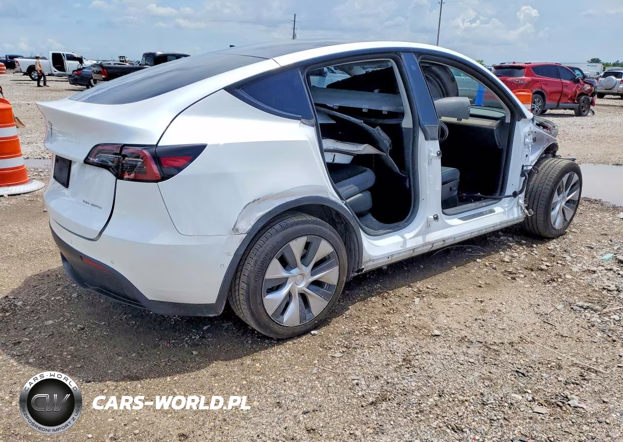 2022 Tesla Model Y VIN:7SAYGDEE9NF436190 - 3
