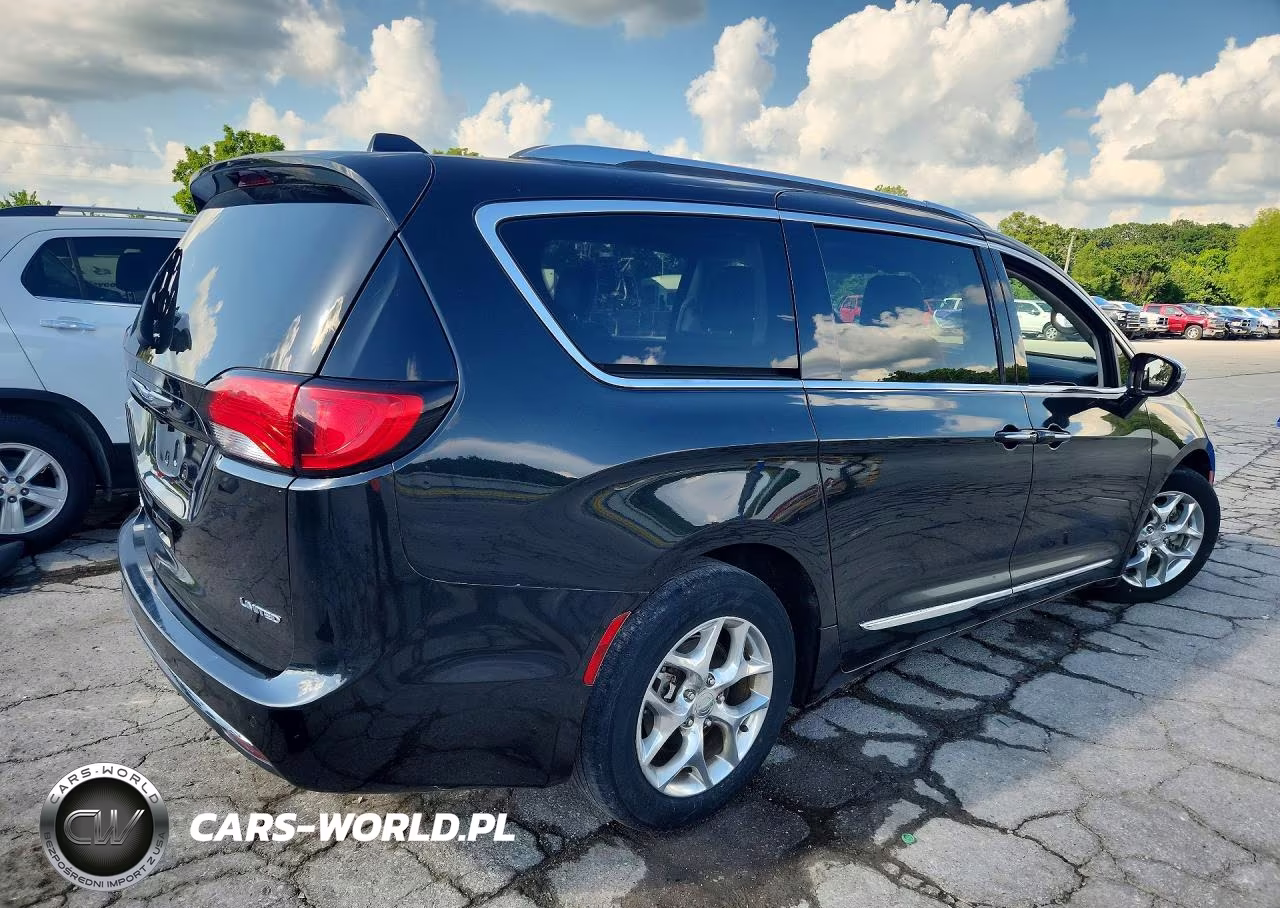 2018 Chrysler Pacifica Limited VIN:2C4RC1GG9JR320576 - 3