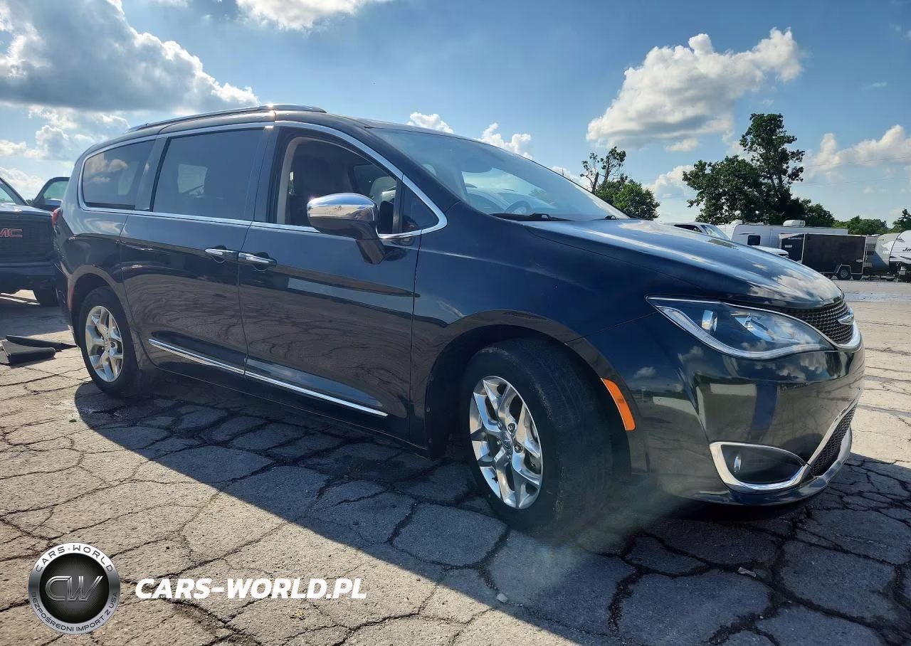 2018 Chrysler Pacifica Limited VIN:2C4RC1GG9JR320576 - 4