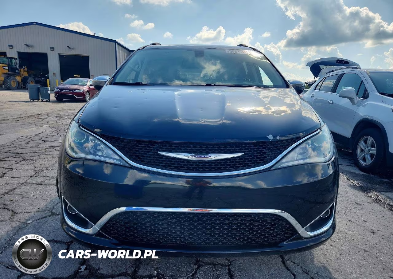 2018 Chrysler Pacifica Limited VIN:2C4RC1GG9JR320576 - 5