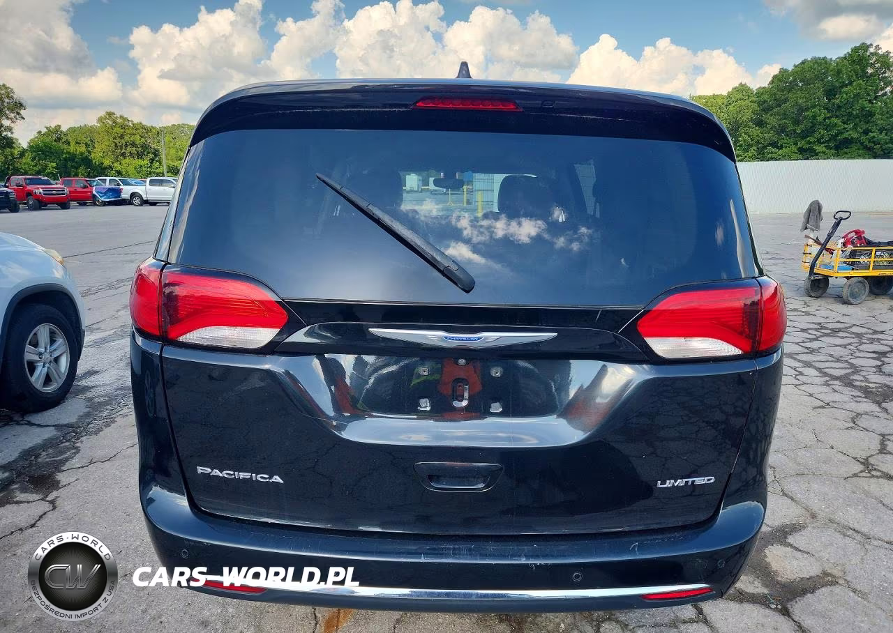 2018 Chrysler Pacifica Limited VIN:2C4RC1GG9JR320576 - 6